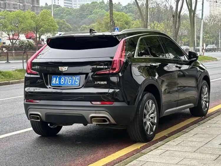 CADILLAC XT4