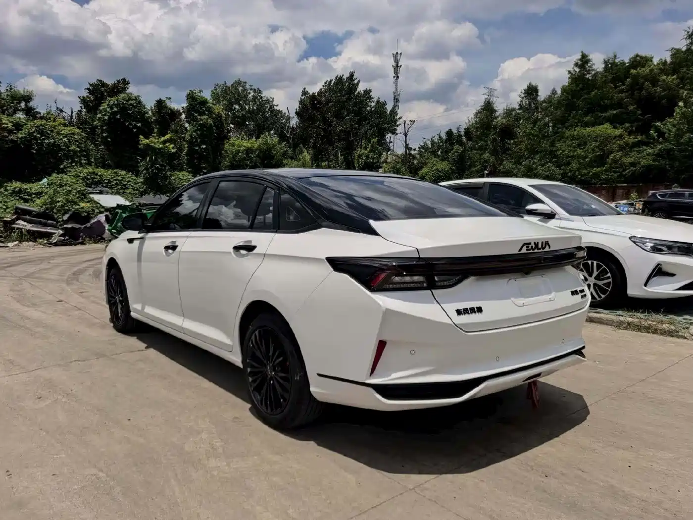 Dongfeng Aeolus Yixuan MAX 2022 2023 1.5T Ultra Stylish Dad Edition