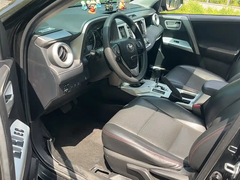 Toyota RAV4 Rongfang 2016 2.0L CVT 2WD Trend (China V) фото 11