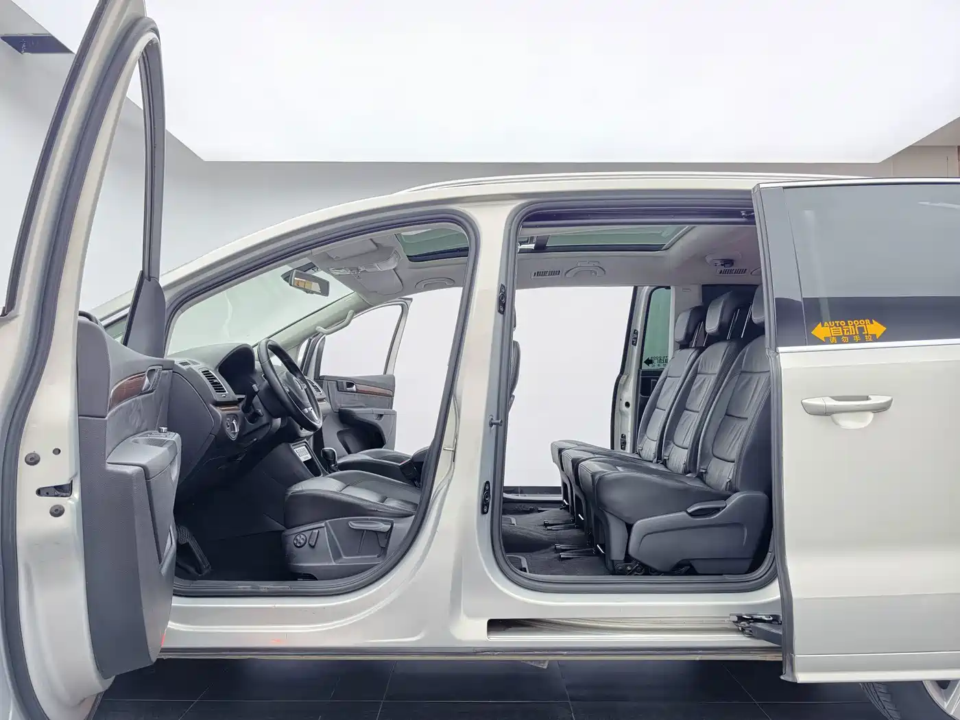 Фото 10 - Volkswagen Sharan
