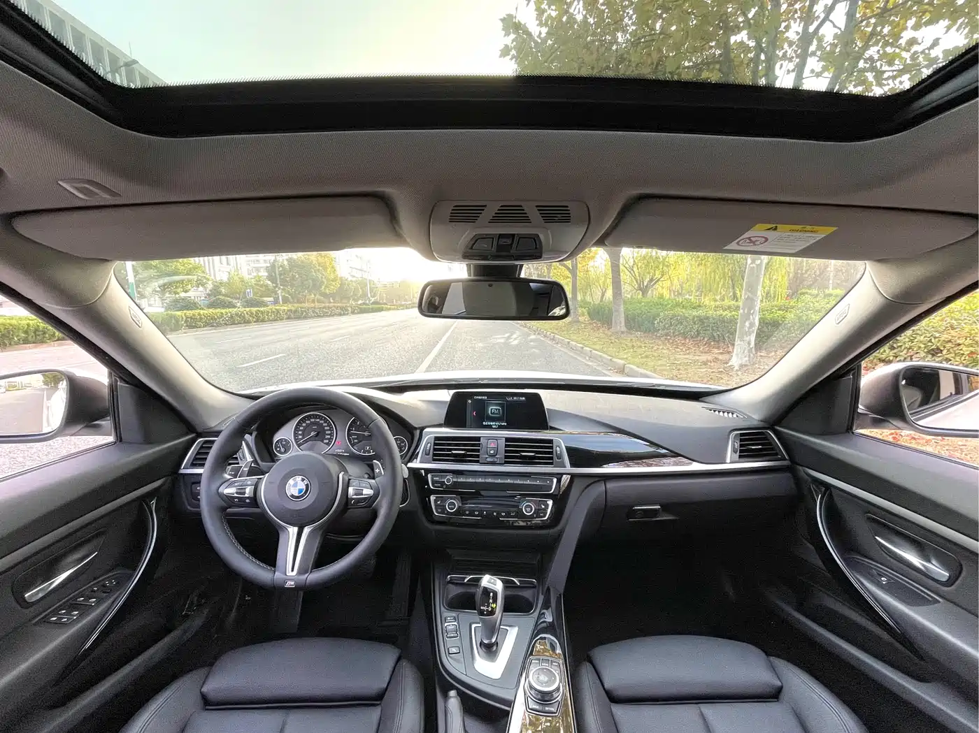 BMW 3 Series GT 2019 320i Fashion Model фото 9