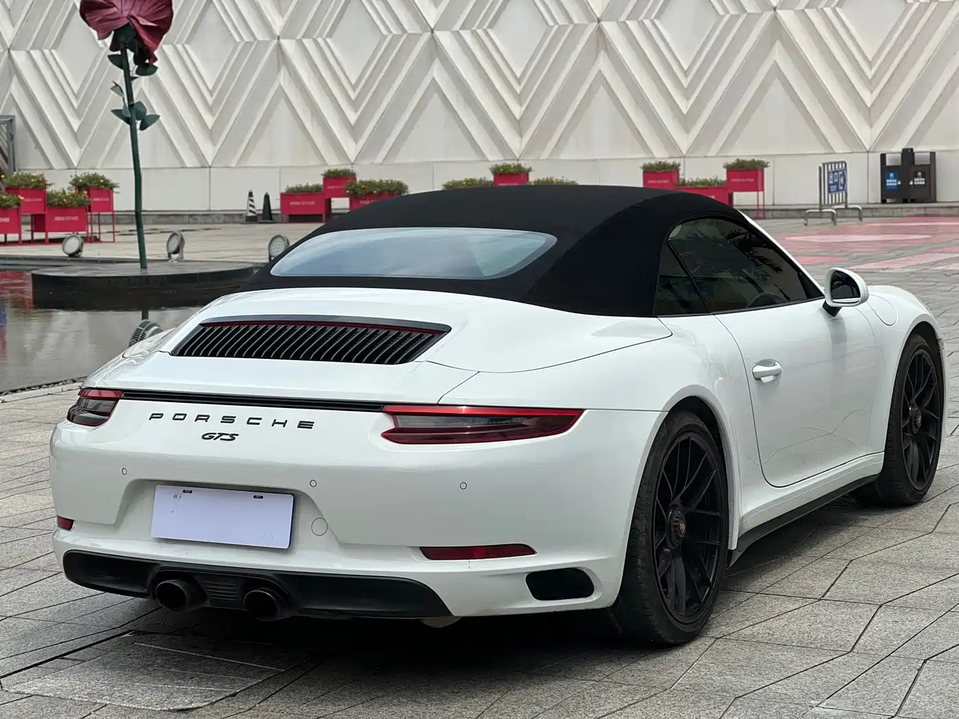 Porsche 911 2017 Carrera Cabriolet GTS 3.0T фото 6