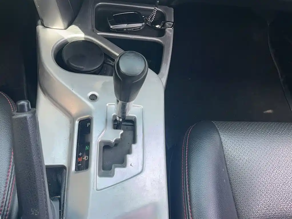 Toyota RAV4 Rongfang 2016 2.0L CVT 2WD Trend (China V) фото 9