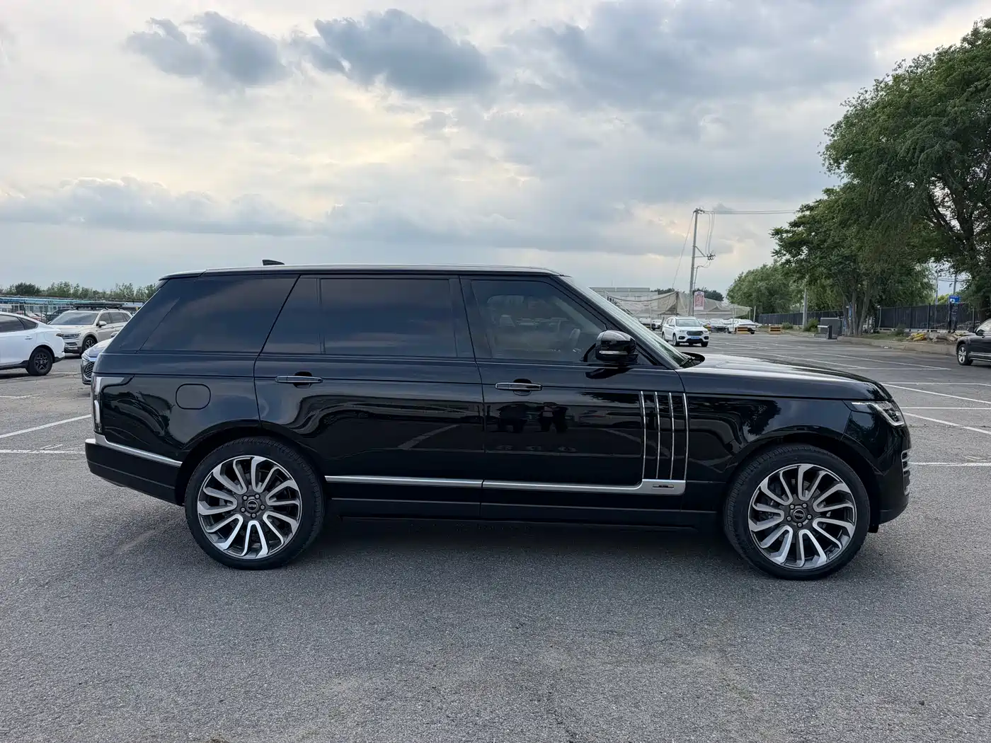 LAND ROVER RANGE ROVER