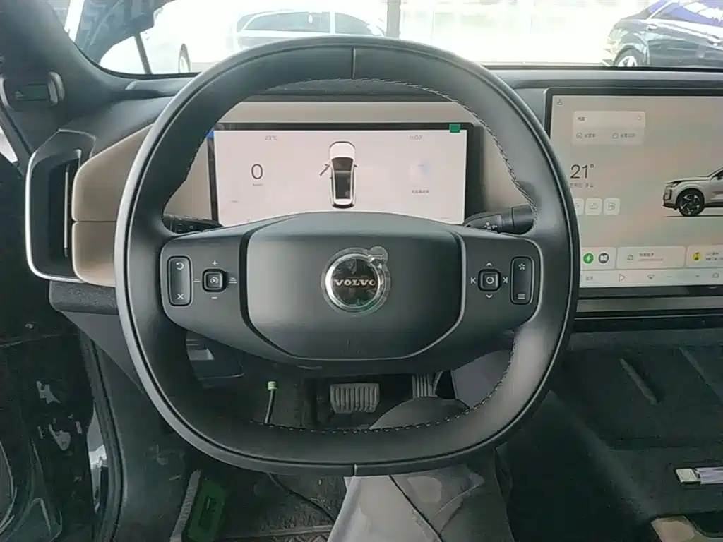VOLVO XC70 PLUG-IN HYBRID