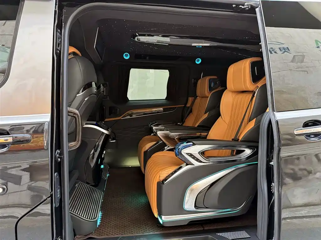 Ford Tourneo 2024 Model 2.0T Auto Supreme Plus Edition фото 10