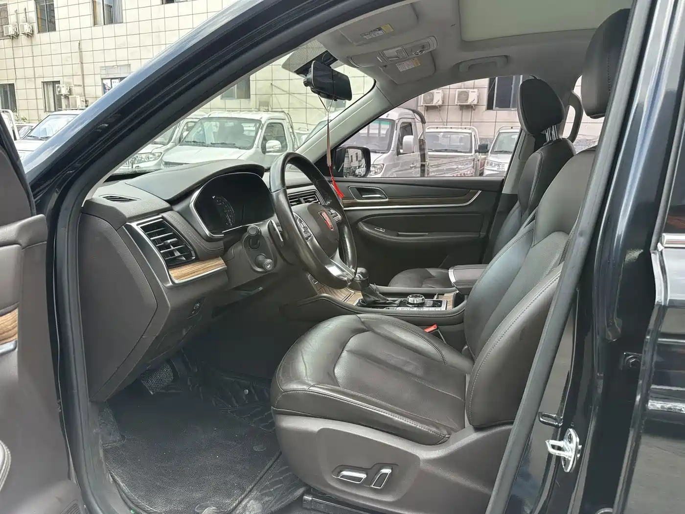 Roewe RX8 2018 2018 30T Smart Internet AWD Flagship Edition