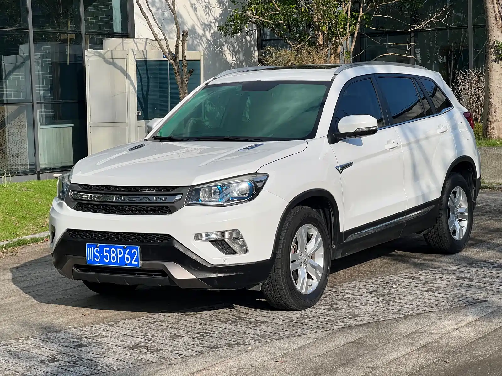 Фото 2 - Changan CS75