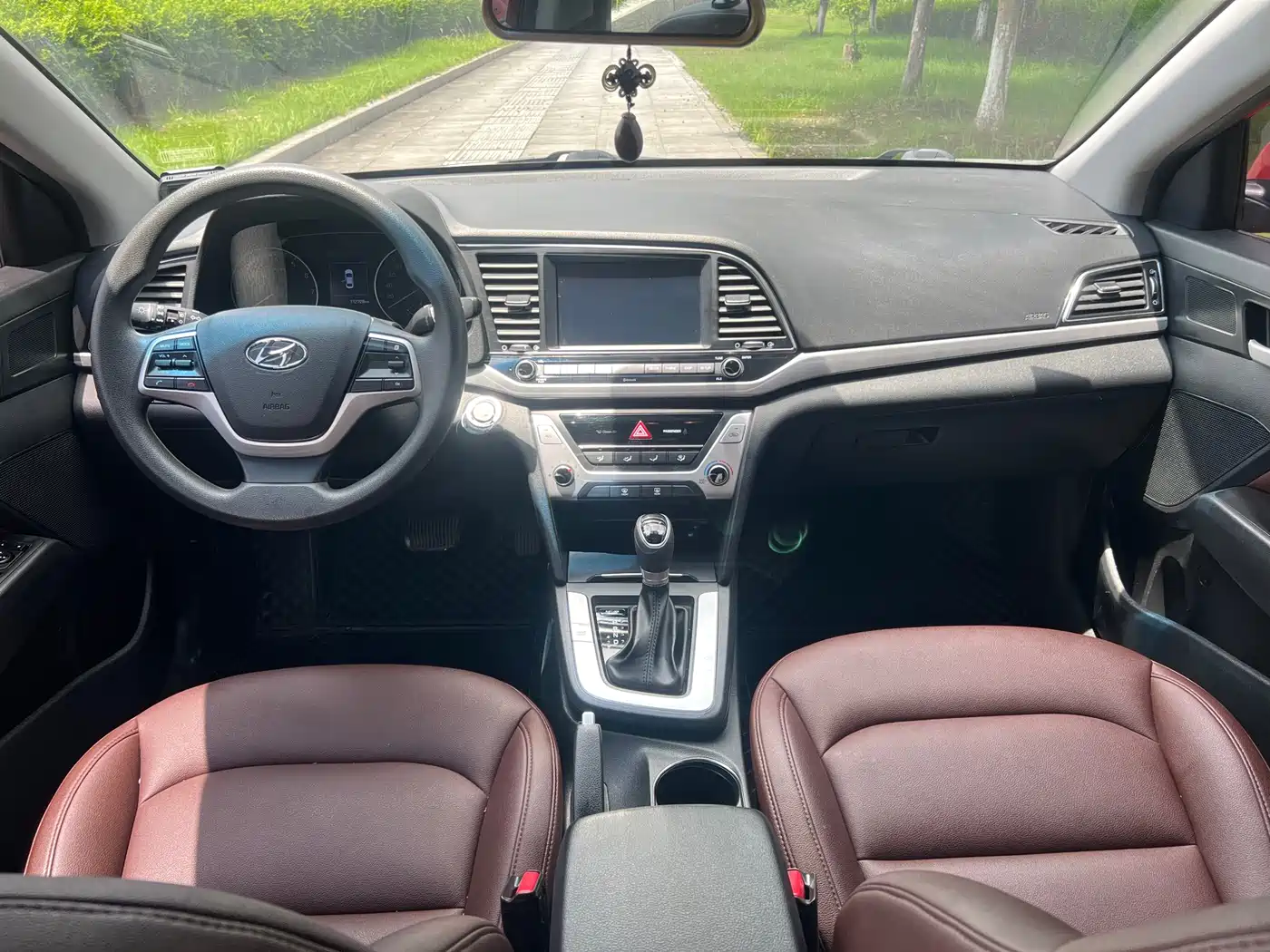 Hyundai Elantra 2016 Model 1.6L Automatic Smart Elite фото 6