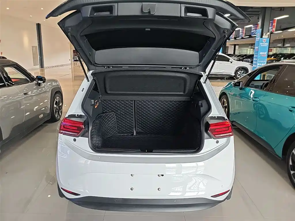 Volkswagen ID.3 2023 Pure Smart Edition фото 19