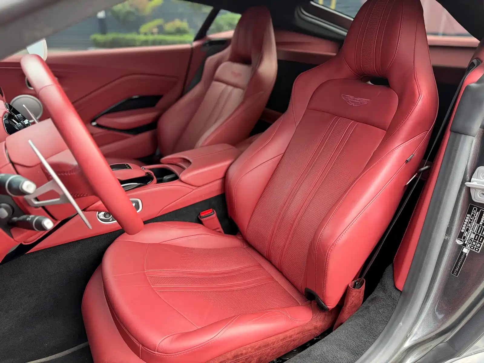 Фото 7 - Aston Martin Vantage