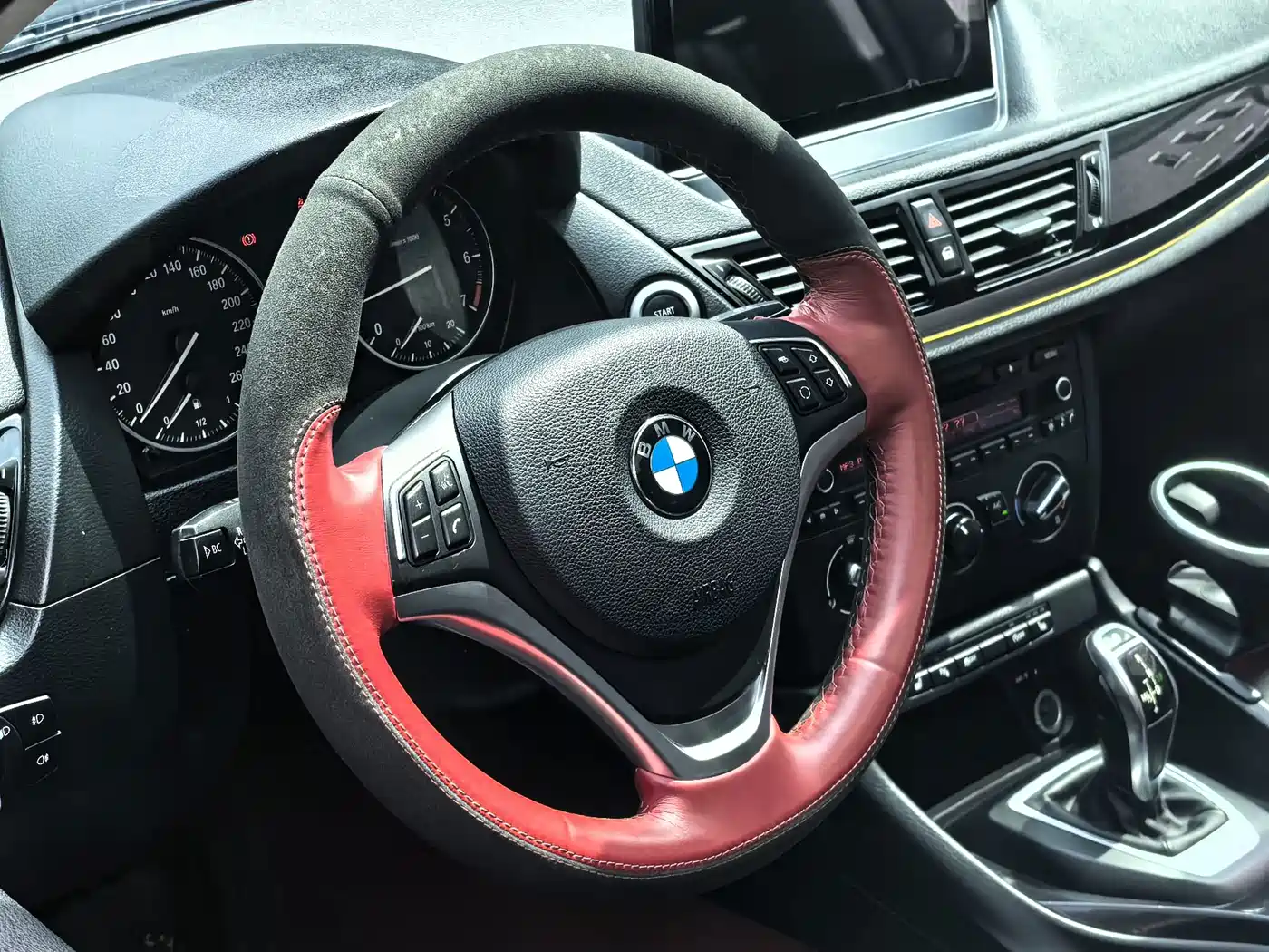 Фото 16 - BMW X1