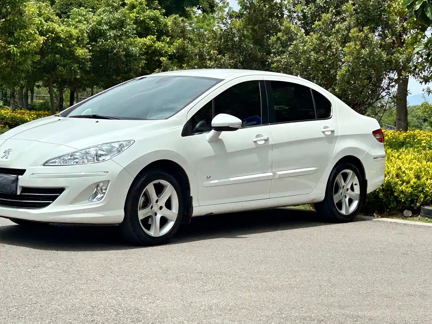 Peugeot 408 2013 2.0L Automatic Comfort Edition