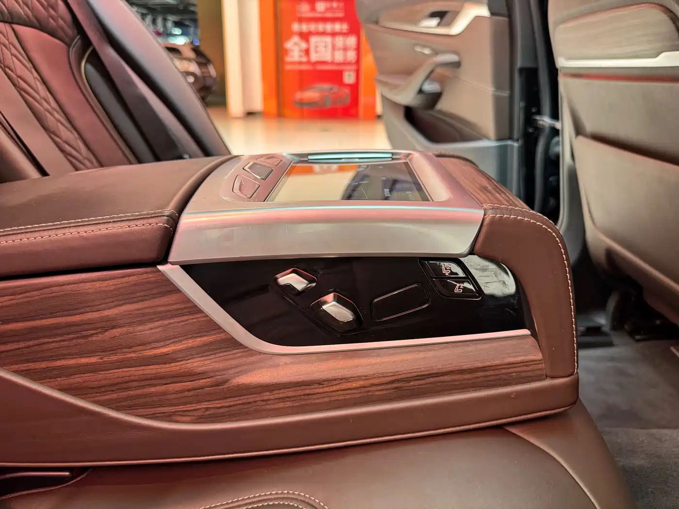 BMW 5 Series New Energy 2019 530Le Luxury Package фото 17