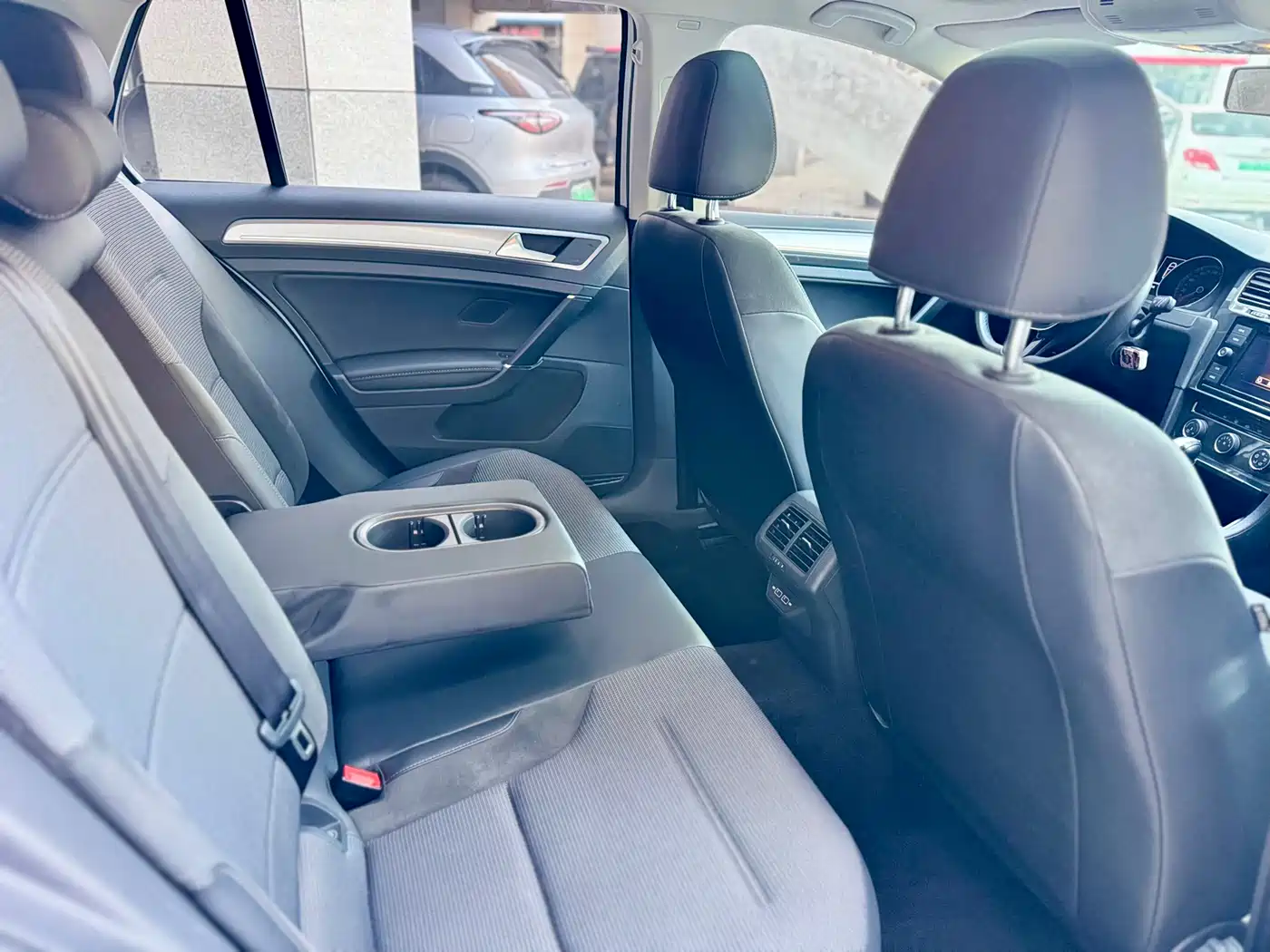 Volkswagen Golf 2019 1.6L Auto Comfort (China V) фото 8