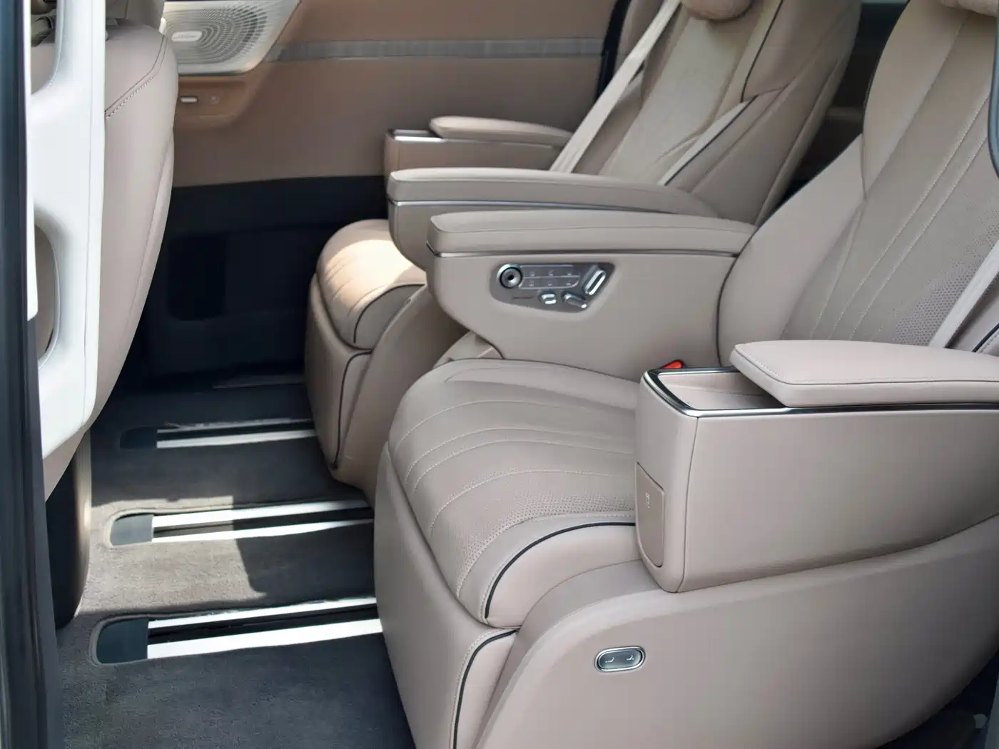 XPeng X9 2025 2025 Extended Range Edition