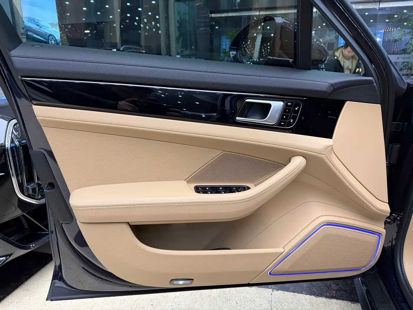 Porsche Panamera 2017 Panamera Executive Long Wheelbase 3.0T фото 5