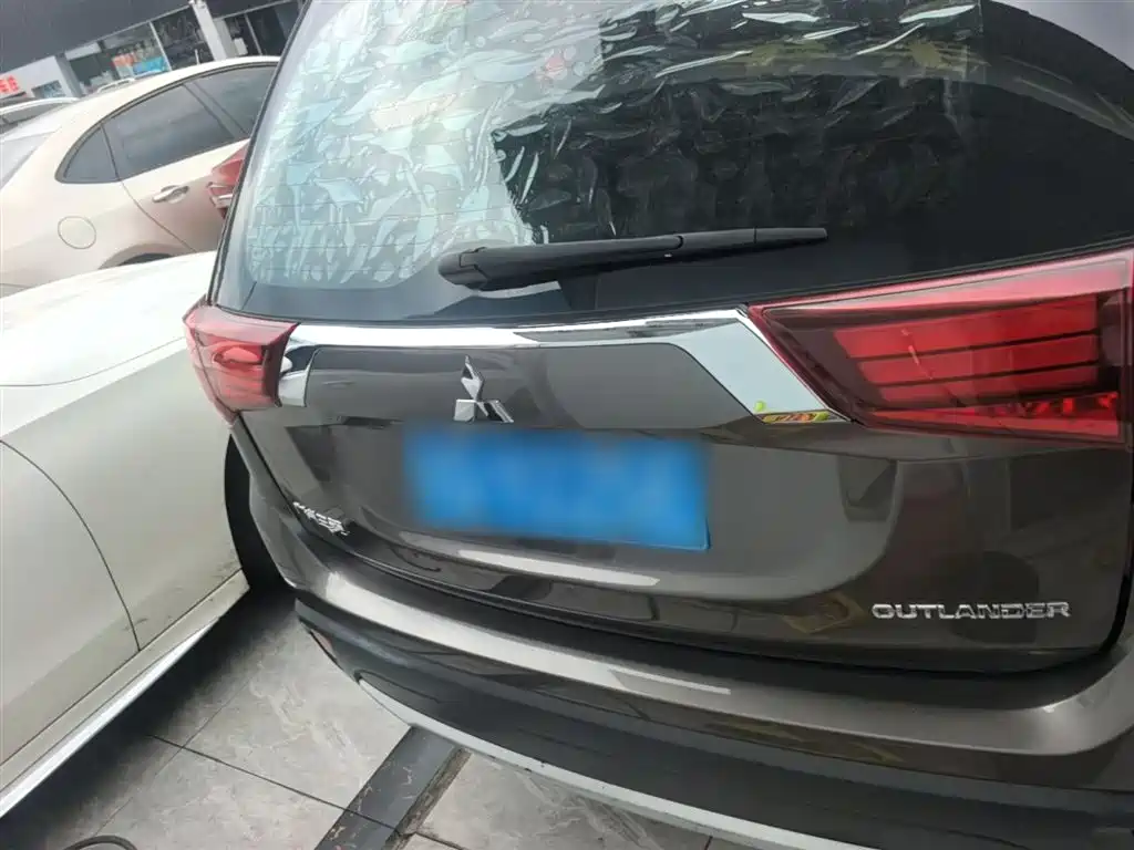 Mitsubishi Outlander 2018 2.0L 2WD Glory Edition 5-seater фото 6