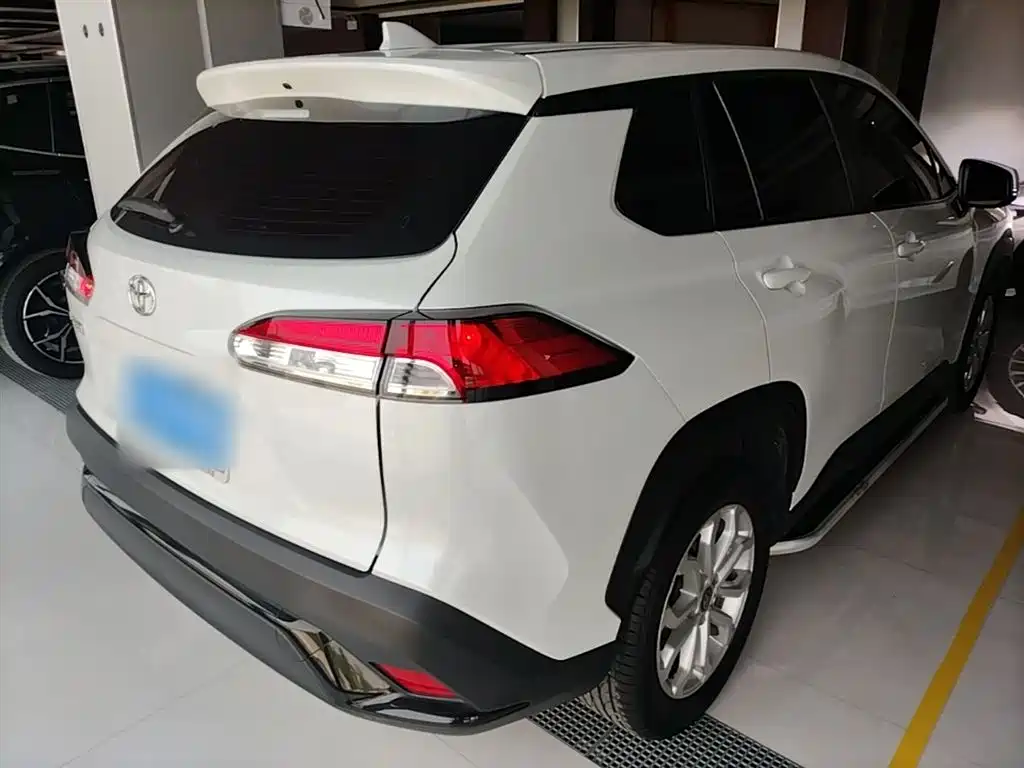 Toyota Frontlander 2023 2.0L CVT Elite Edition фото 7