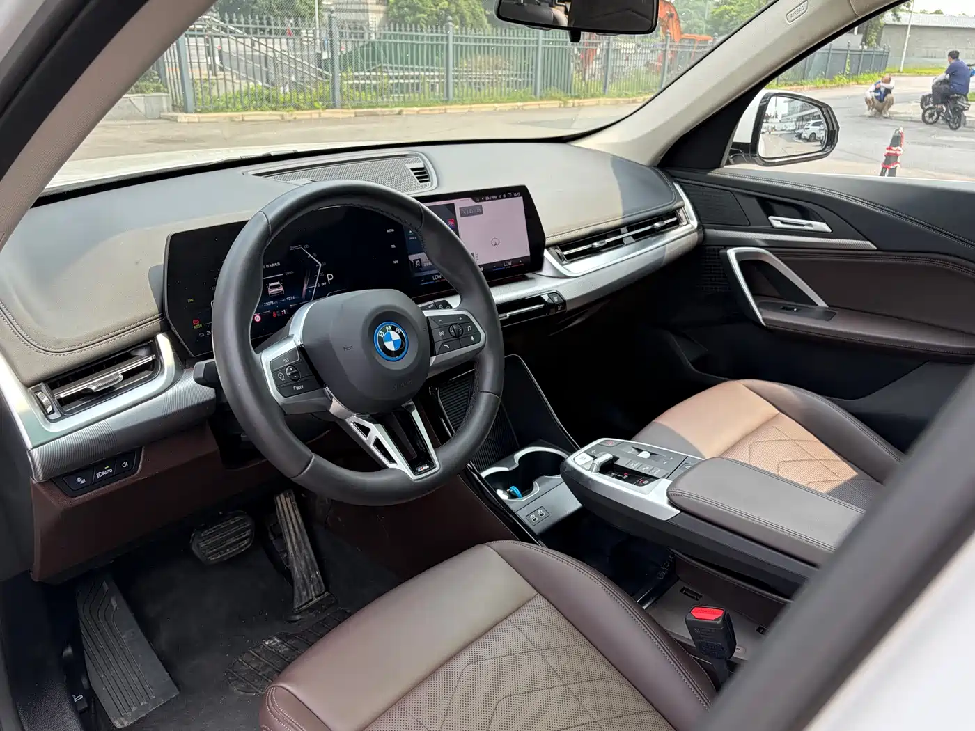 BMW iX1 2025 2025 eDrive25L M Sport Package