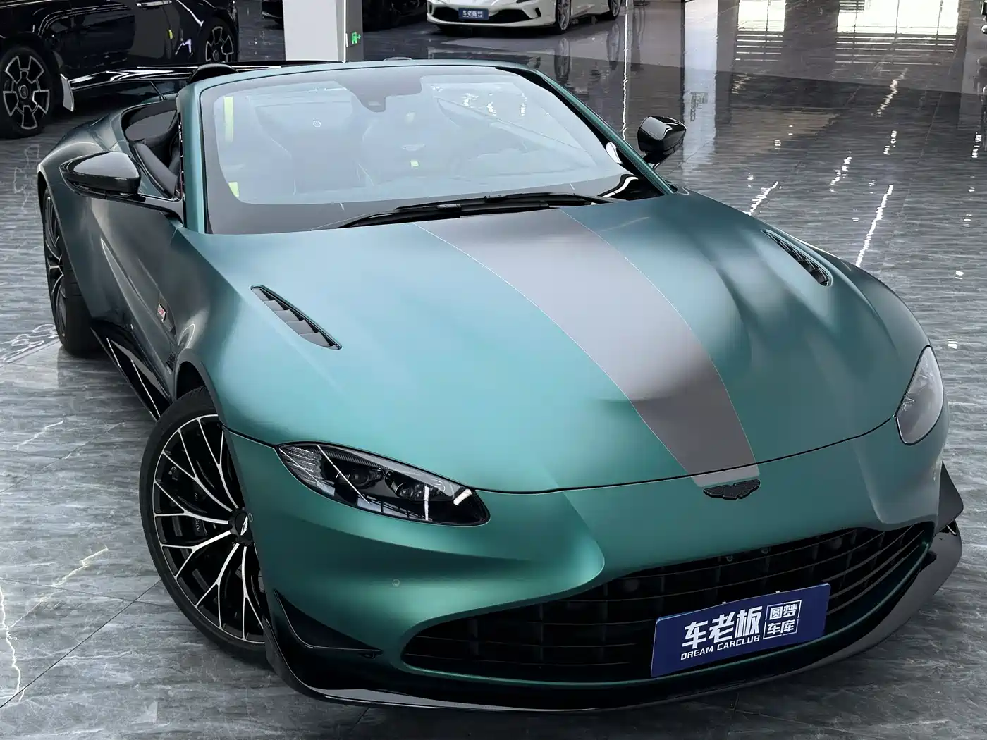 Aston Martin V8 Vantage 2022 4.0T V8 F1 Edition Roadster фото 13
