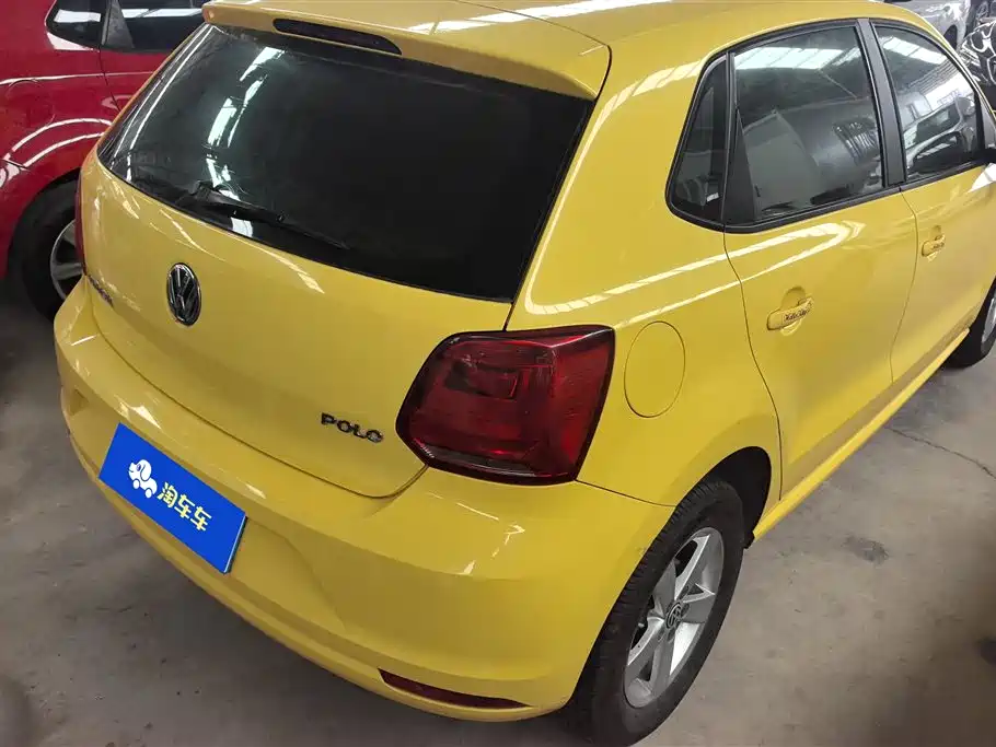 Volkswagen Polo 2016 1.4L Automatic Trend фото 3