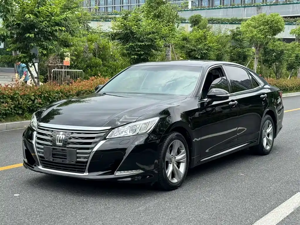 Toyota Crown 2015 2.0T Fashion