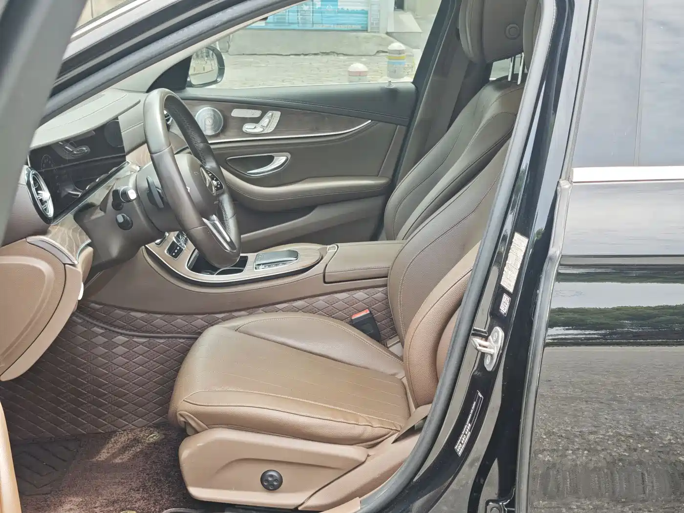 Mercedes-Benz E-Class 2020 E 300 L Luxury Model фото 5