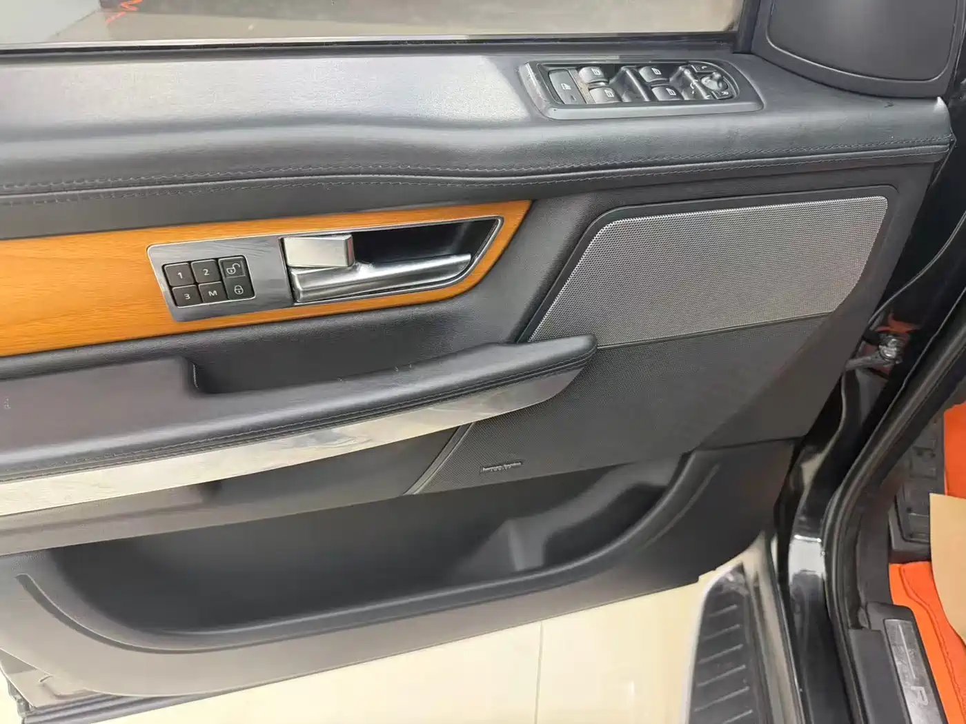 Land Rover Range Rover Sport 2012 5.0 NA V8 HSE фото 5