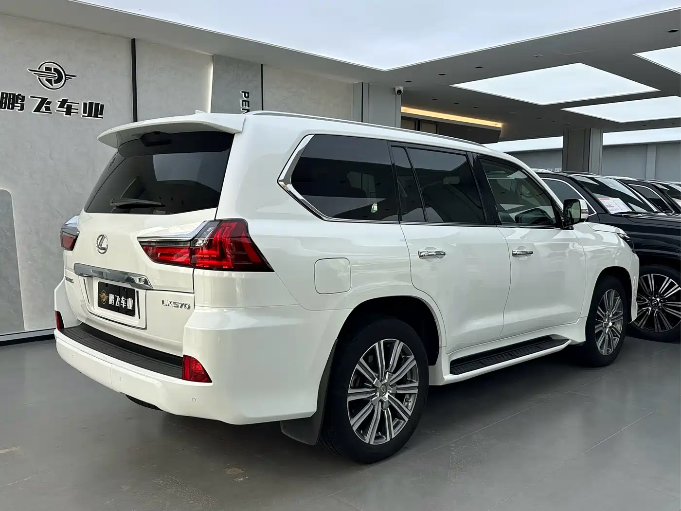 Lexus LX 2017 570 Prestige Luxury фото 23