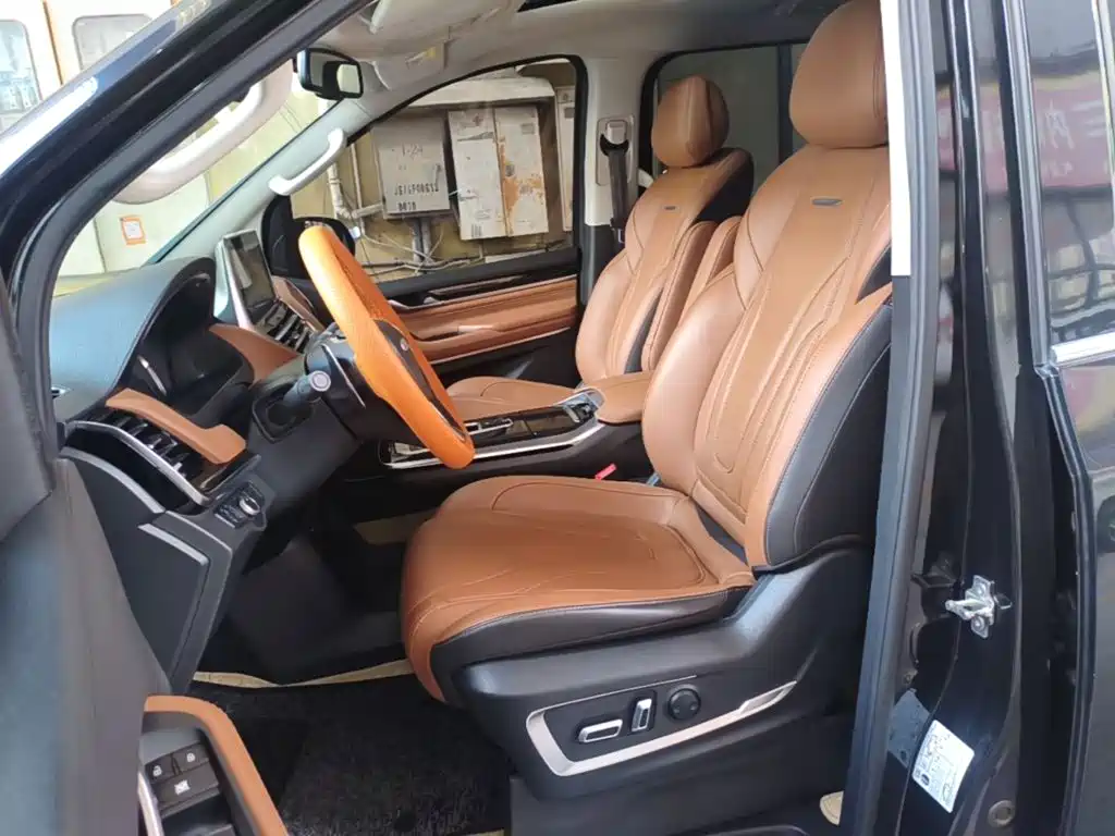 SAIC Maxus Maxus G20 2022 2021 Facelift PLUS 2.0T Gasoline Automatic Luxury