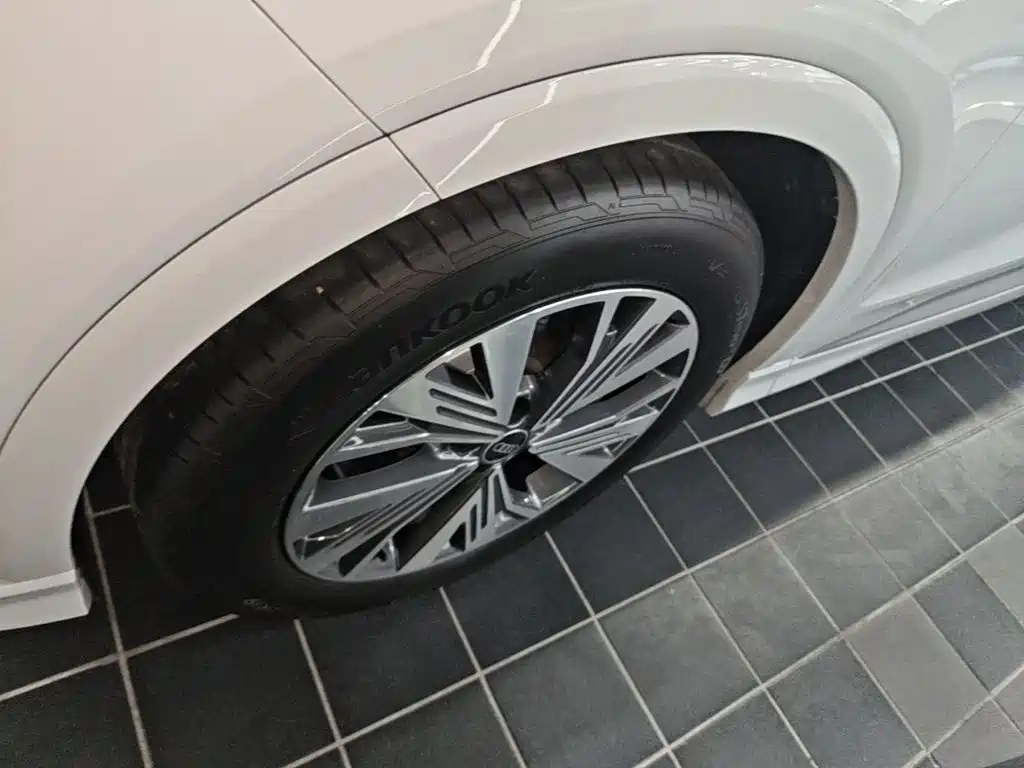 Audi Q4 e-tron 2025 2024 40 e-tron Pioneer Edition