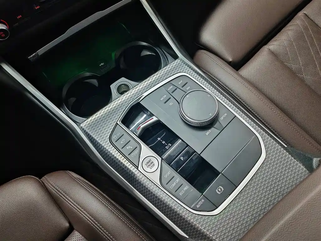 BMW 3 Series 2023 325Li M Sport Black Night Package фото 19