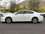 Фото 2 - Lexus ES