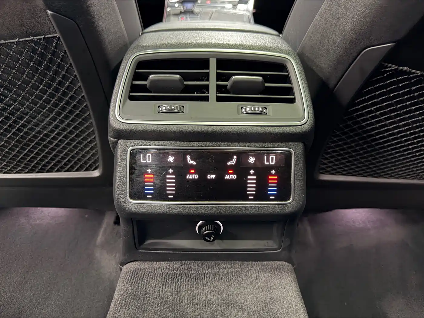 Фото 21 - Audi A6L