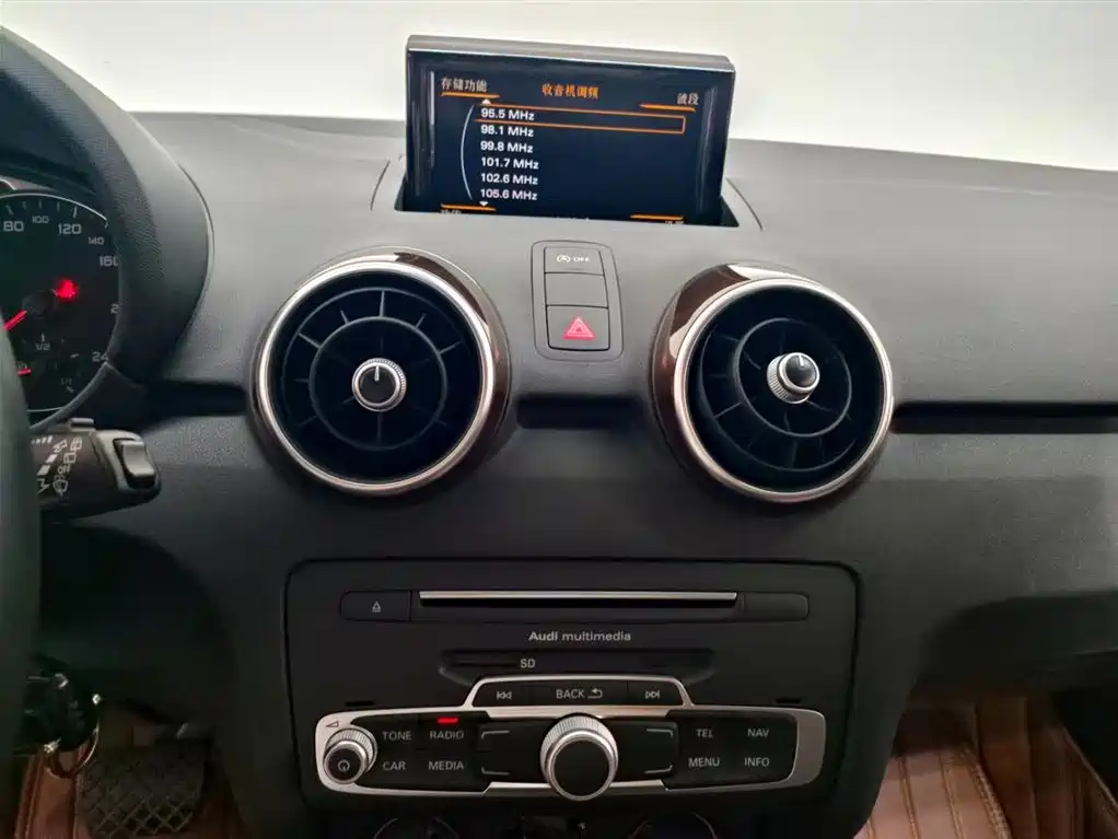 Audi A1 2016 30 TFSI Sportback Design Style Edition фото 13