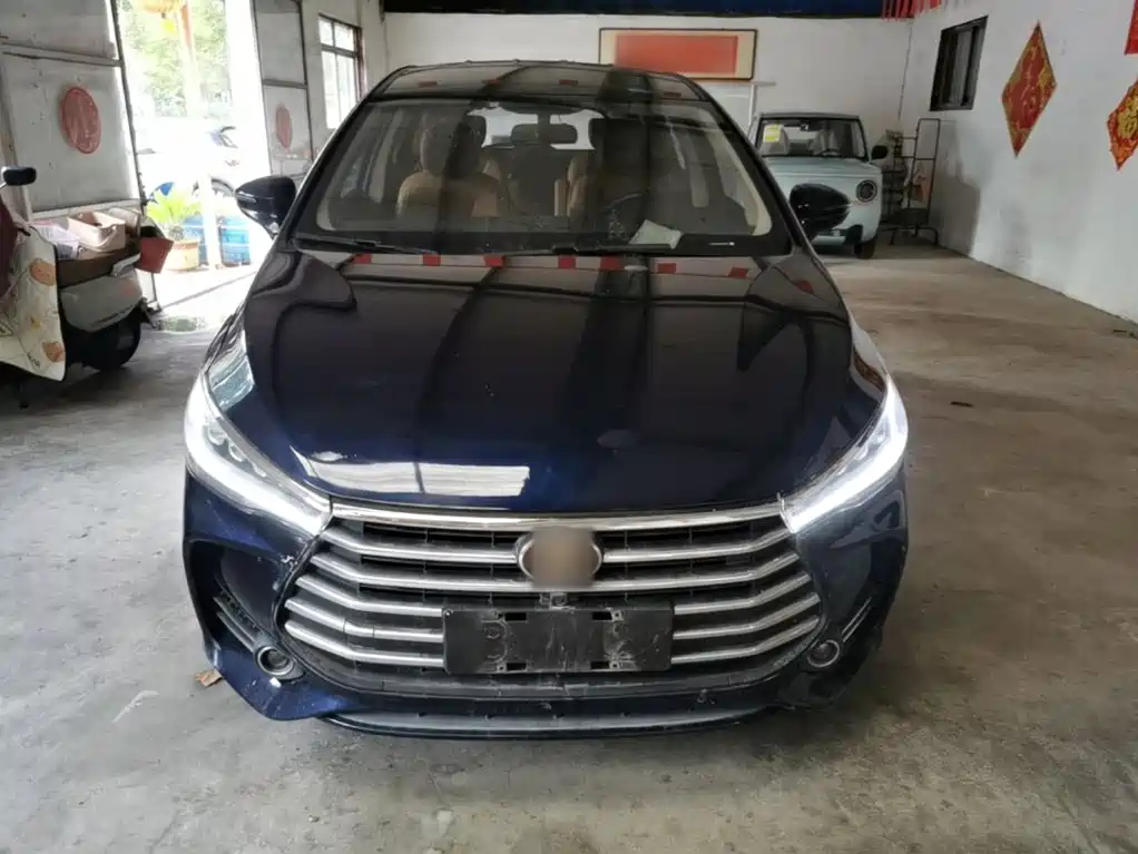 Photo 3 - BYD Song MAX