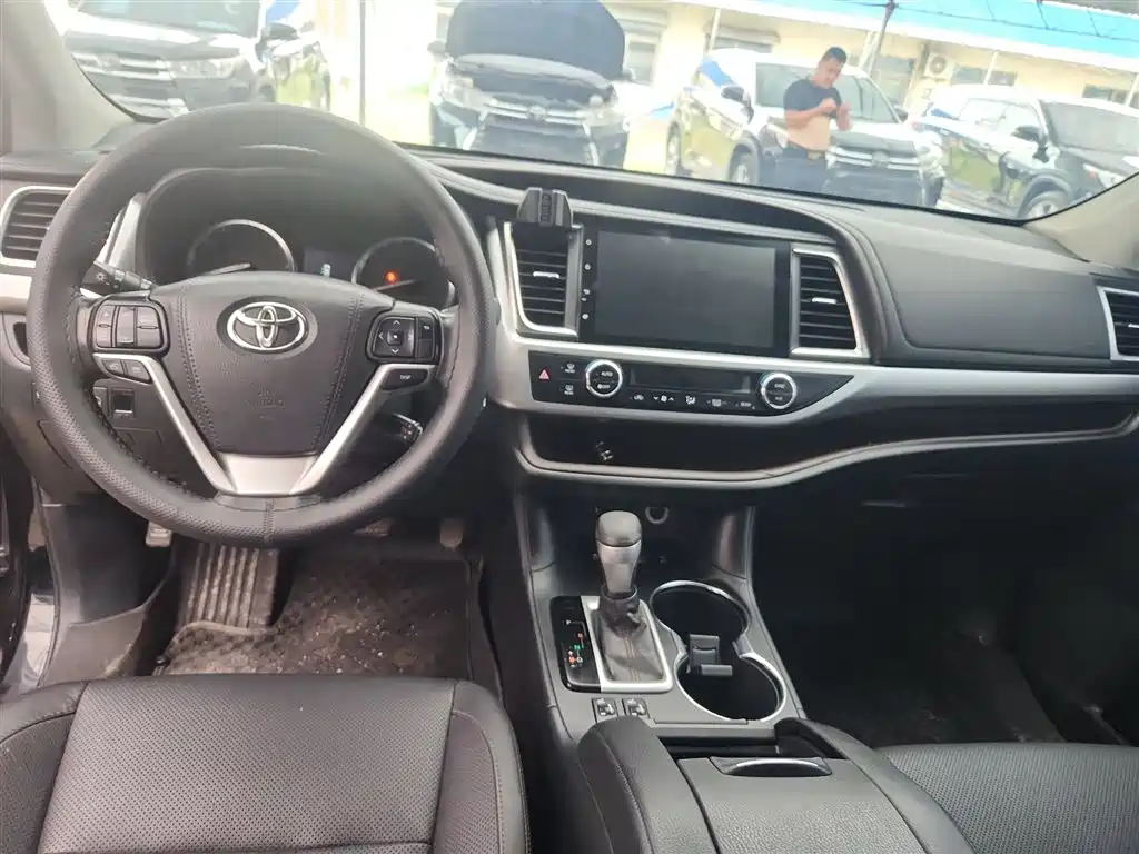 Toyota Highlander 2015 2.0T AWD Luxury Edition 7-seater фото 15