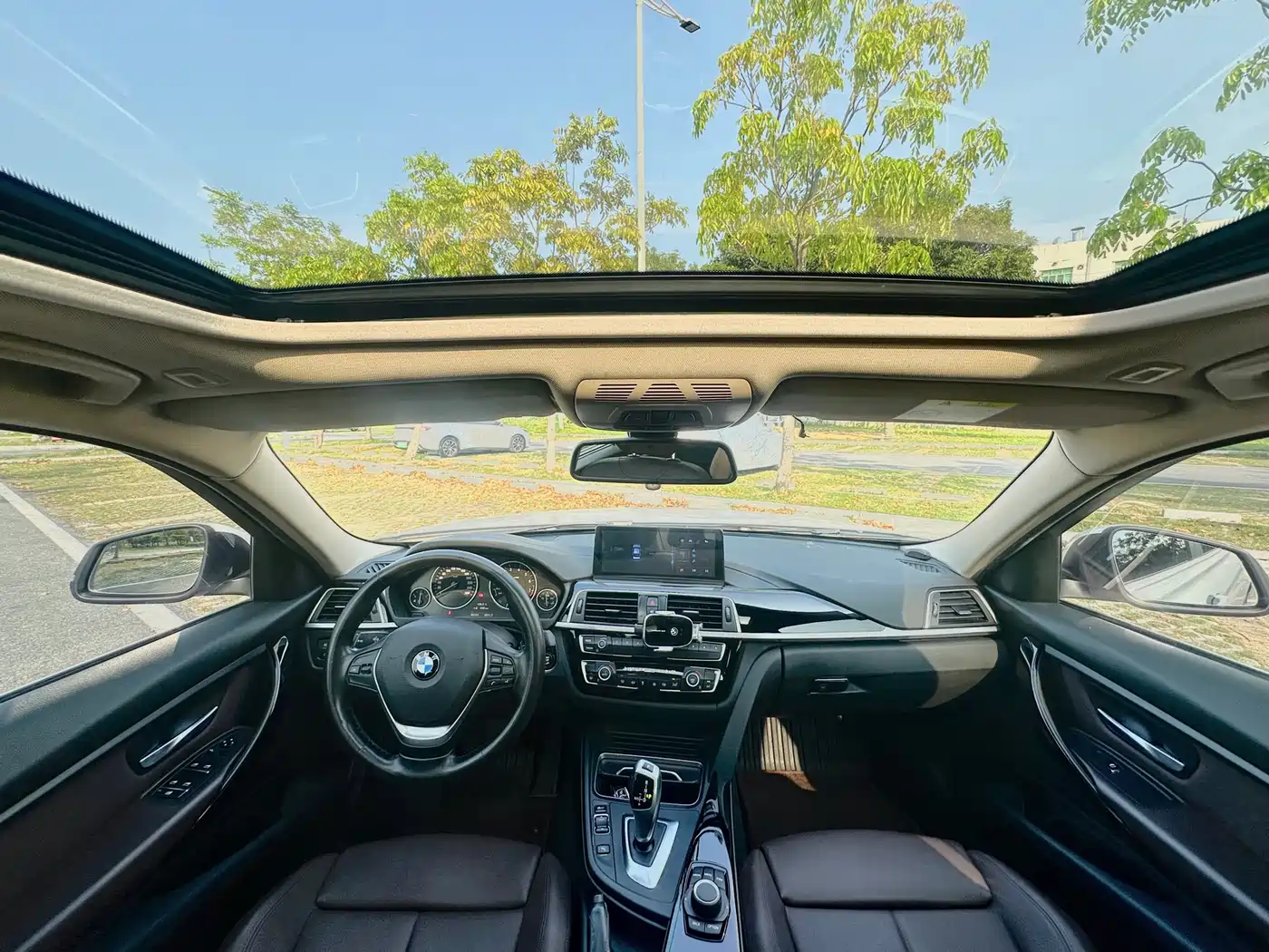 BMW 3 Series 2018 320Li Fashion Style фото 20
