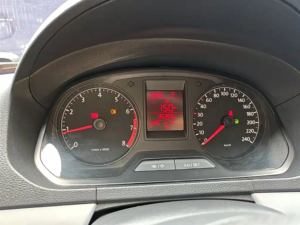 Volkswagen Jetta 2013 1.6L Automatic Comfort фото 12
