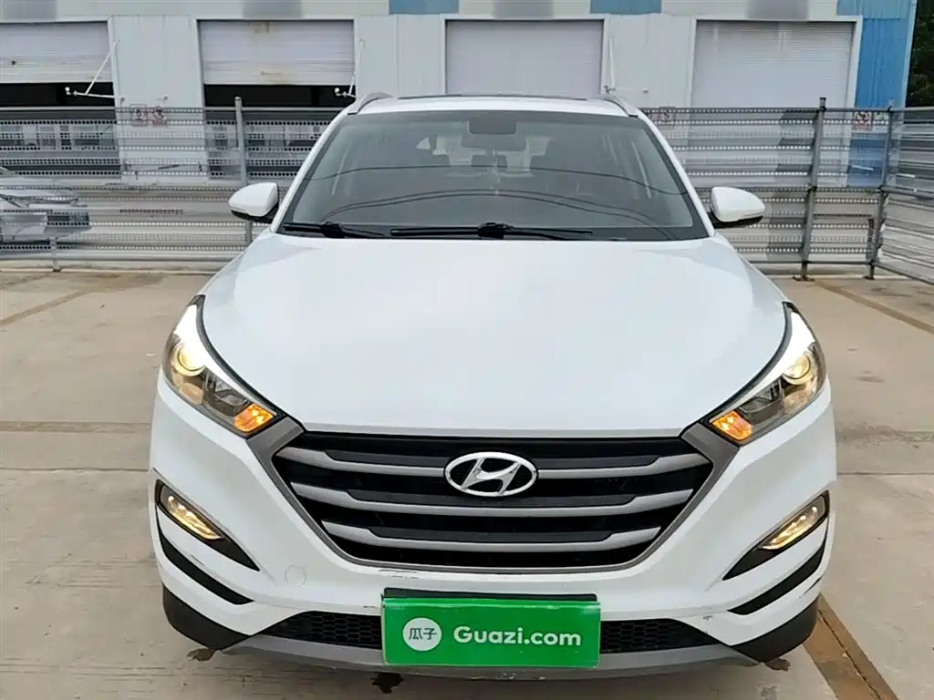 Hyundai Tucson 2015 1.6T Dual Clutch 2WD Smart фото 3