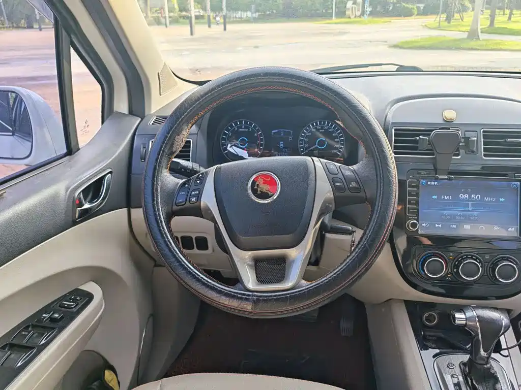Dongfeng Fengxing Joyear XV 2015 2015 1.6L CVT Luxury