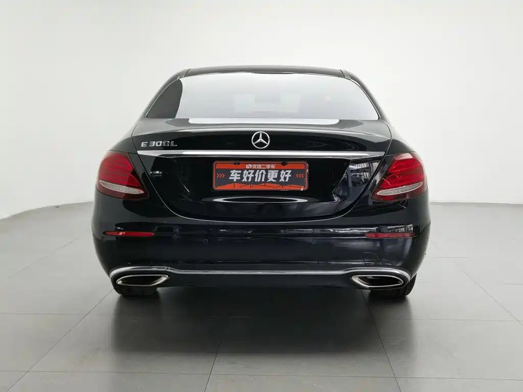 Photo 4 - Mercedes-Benz E-Class