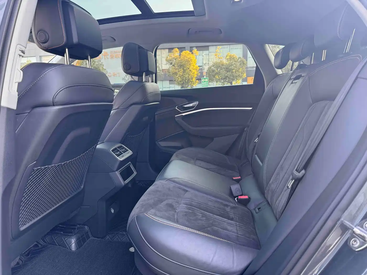 Audi e-tron 2021 50 quattro Exclusive Selection фото 5