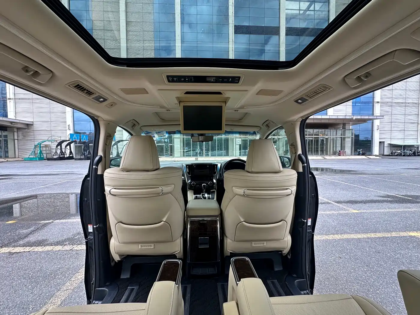 Toyota Alphard 2018 Facelift 3.5L Luxury Edition фото 14