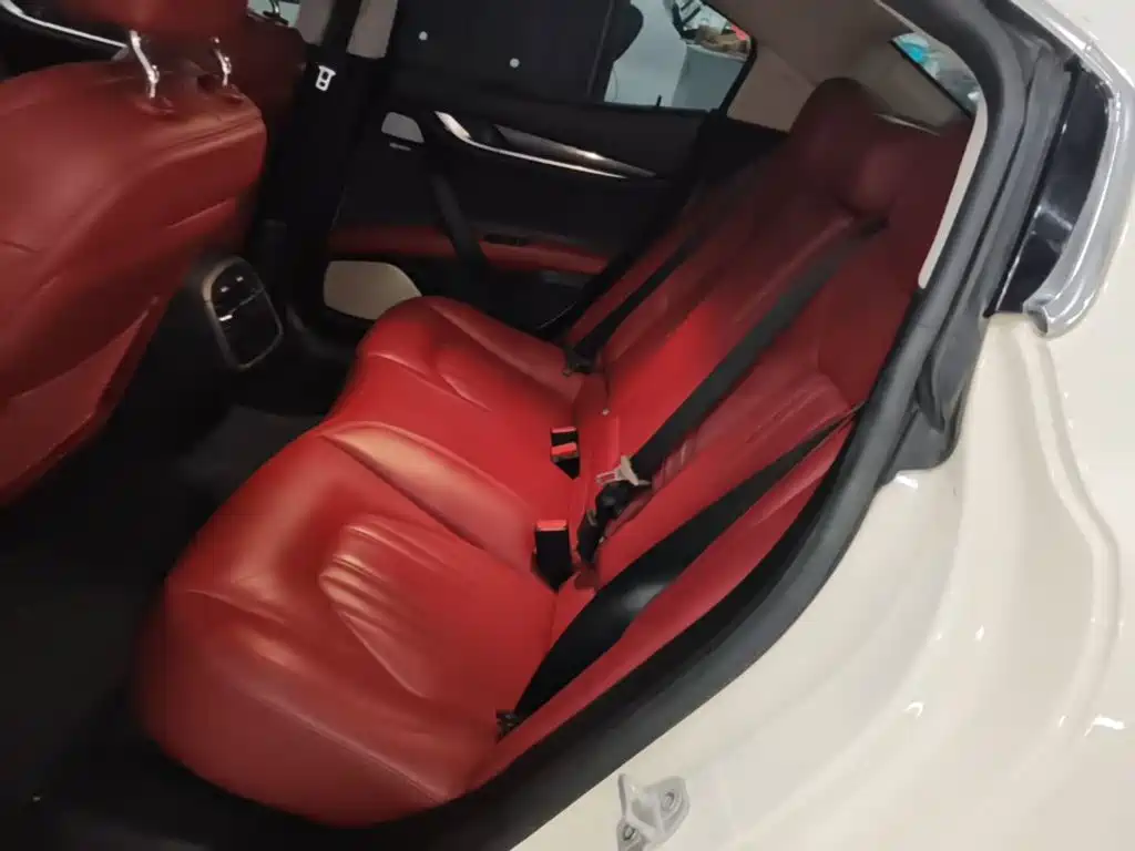 Photo 17 - Maserati Ghibli