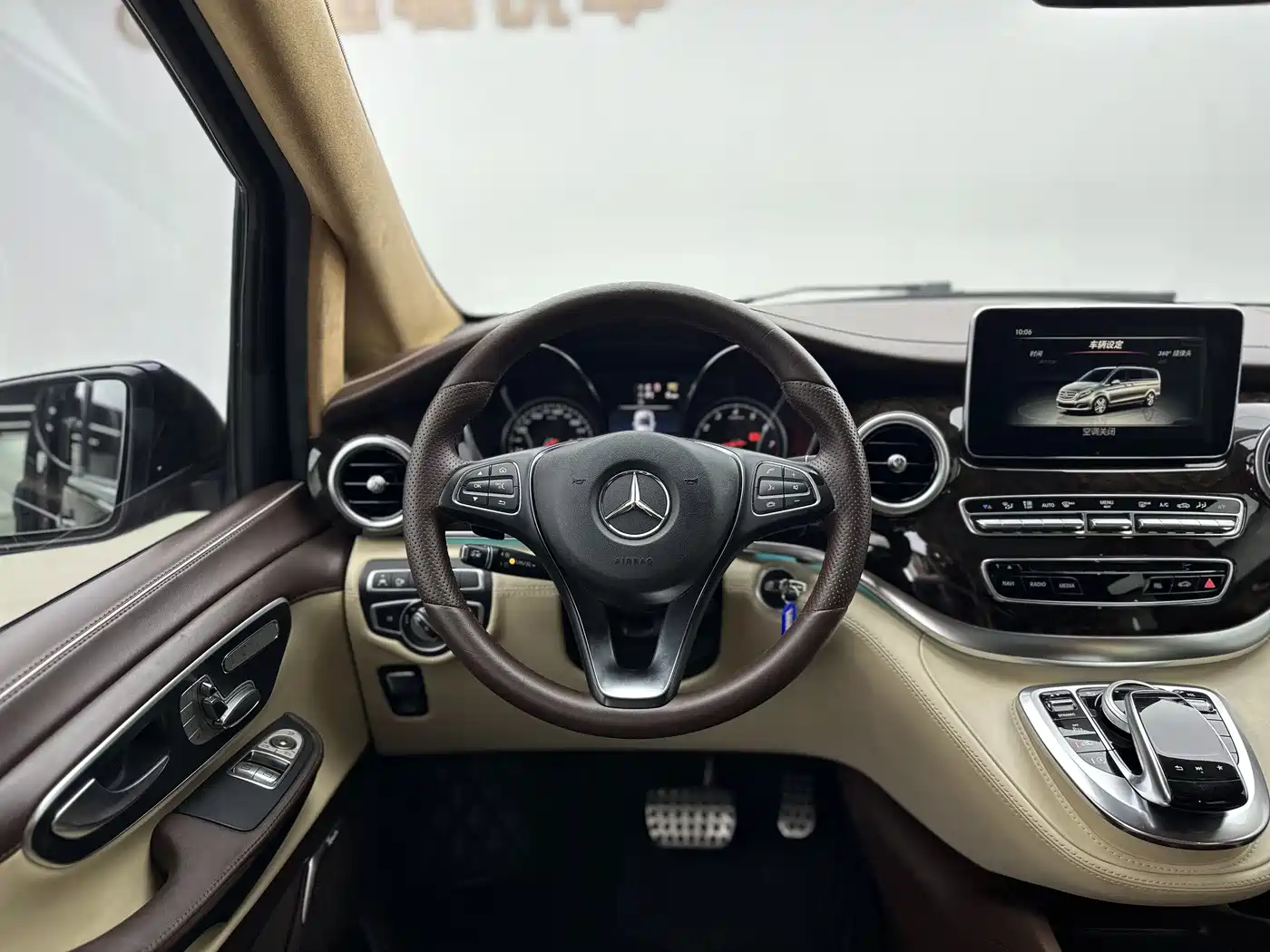 Mercedes-Benz V-Class 2018 V 260 L Premium Long Version China V фото 4