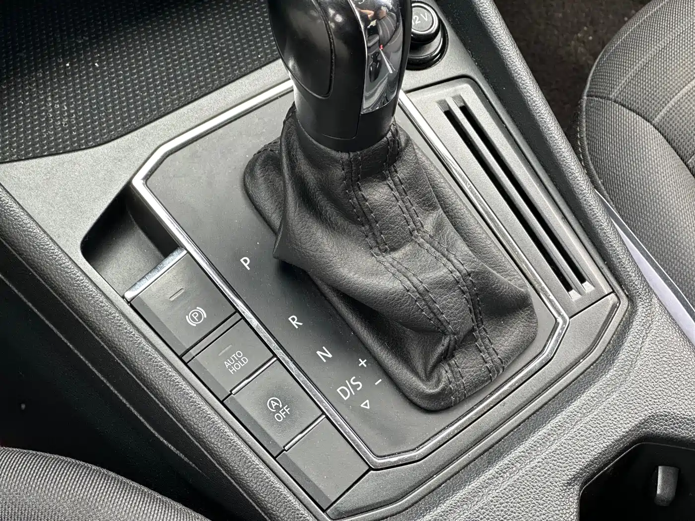 Volkswagen Lavida 2022 1.5L Auto Comfort Edition фото 15