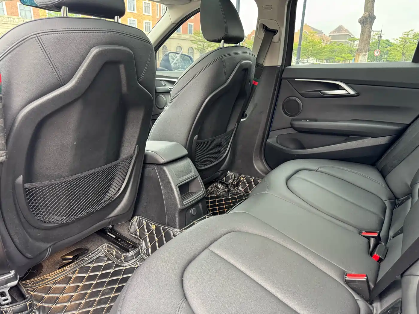 BMW 1 Series 2017 118i Sport фото 12