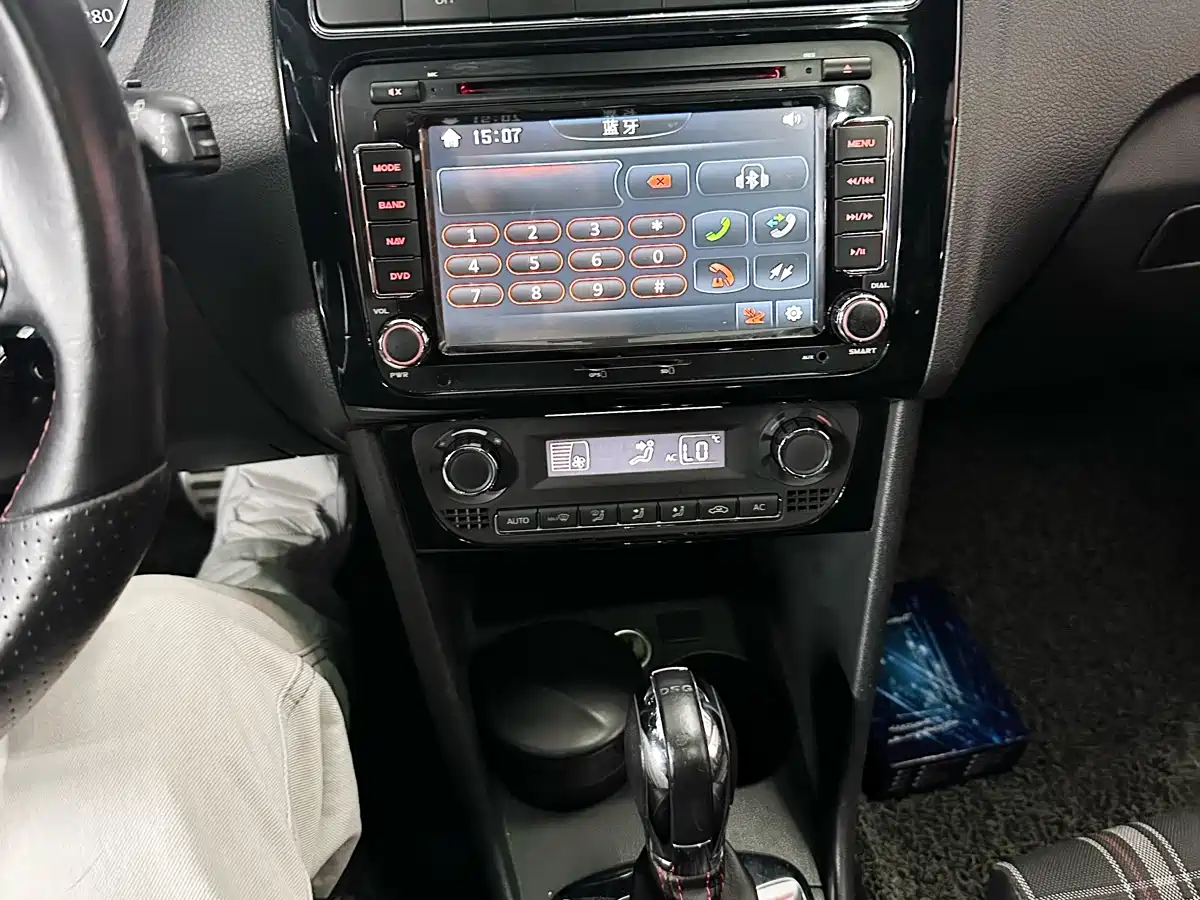 Volkswagen Polo 2012 1.4TSI GTI фото 14